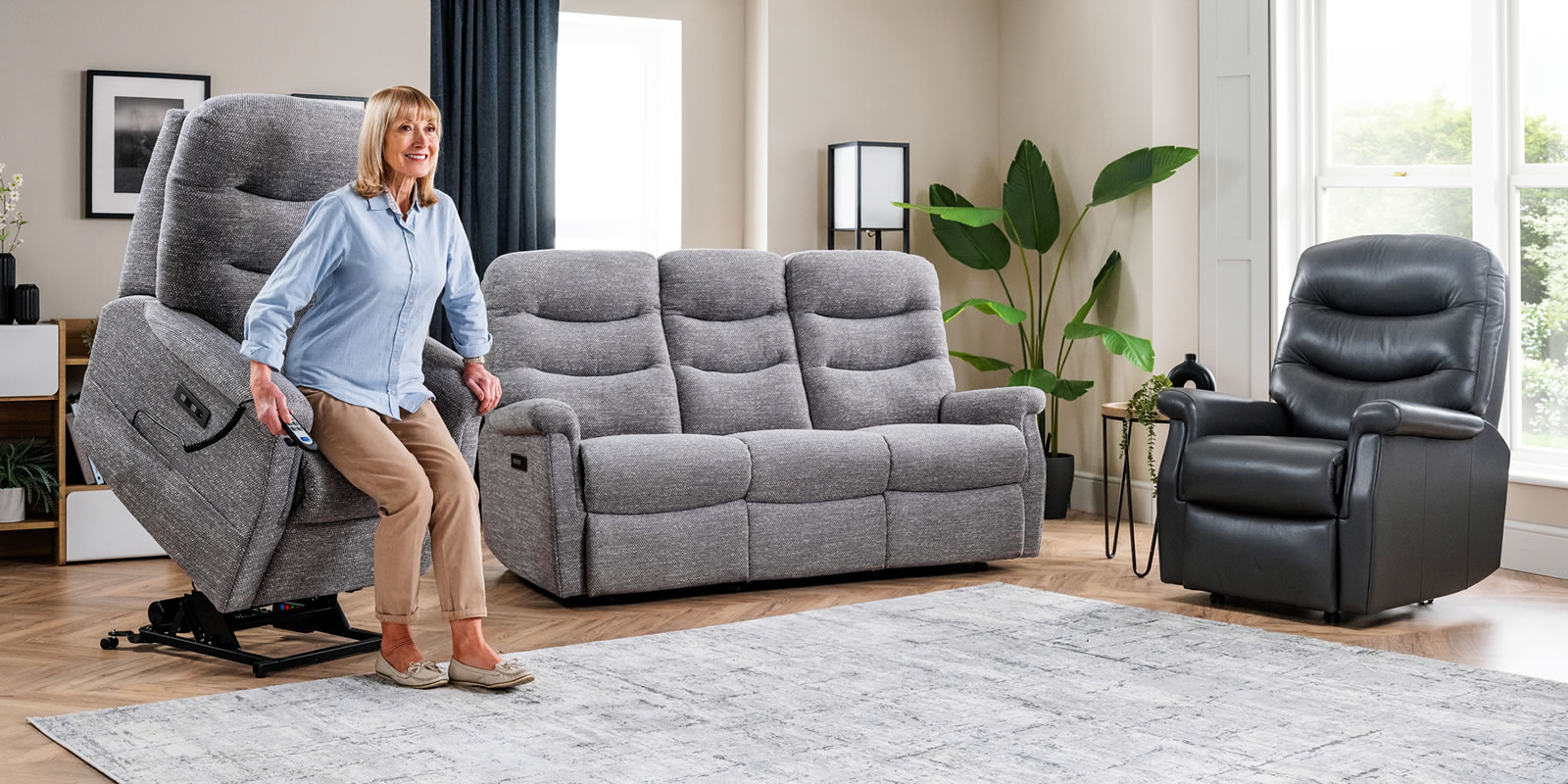 Celebrity Furniture Hollingwell Riser Recliner Roomset